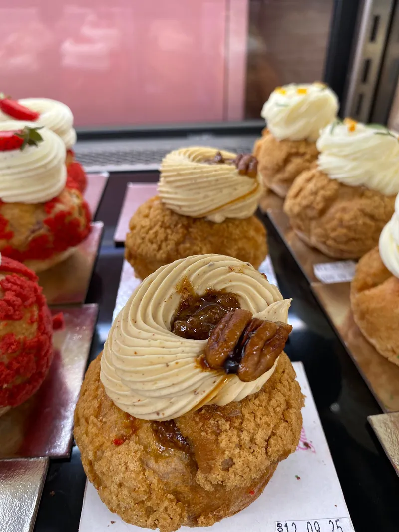 Choux Vanilie Pecan